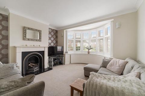 3 Roundwood View, Banstead, SM7 1EQ