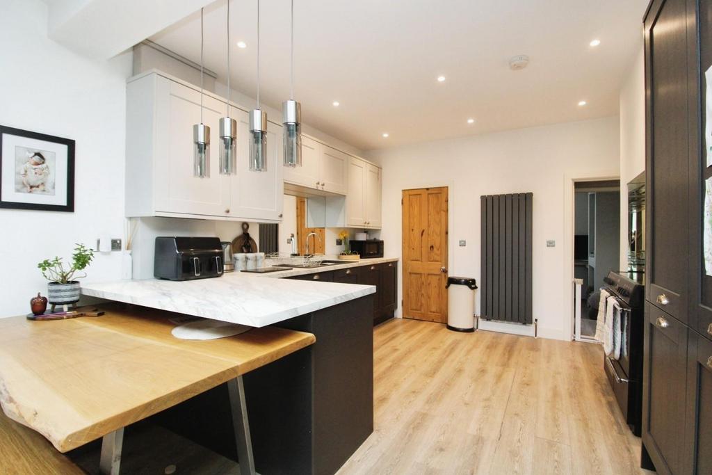 New 20 lickley kitchen .JPG