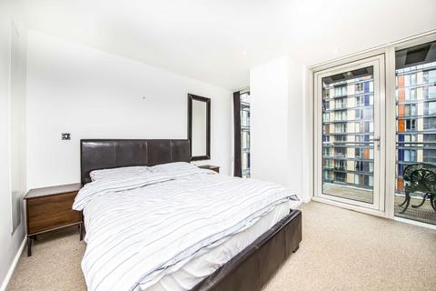 2 bedroom flat to rent, Millharbour, London E14