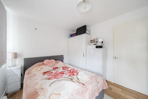32 Richard House Drive, London, E16 3RF