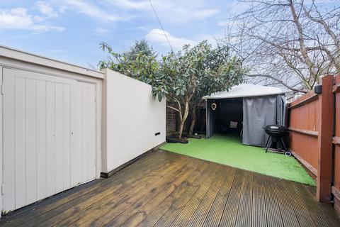 32 Richard House Drive, London, E16 3RF