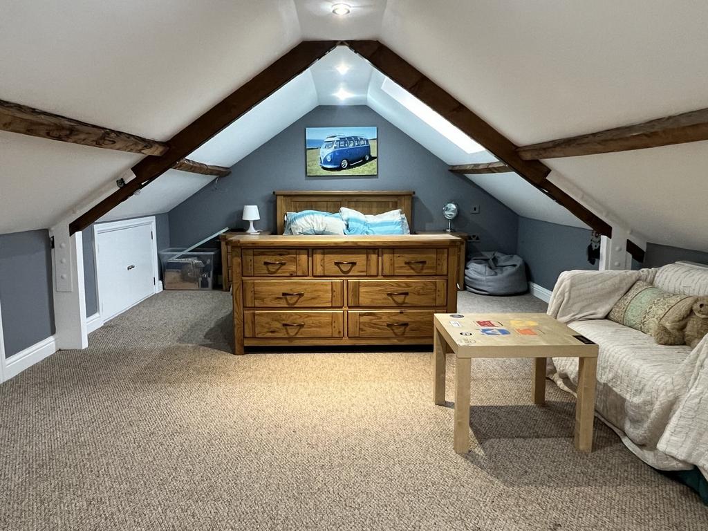 Bedroom 4/Attic room