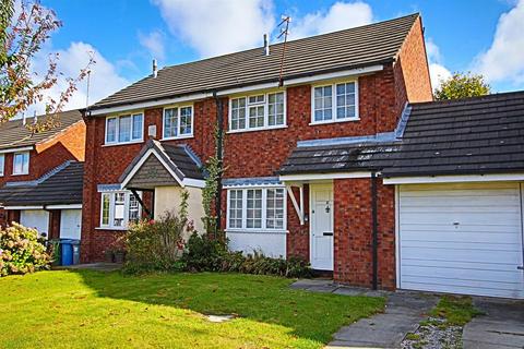 3 bedroom semi-detached house to rent, Waveney Drive, Altrincham, Manchester