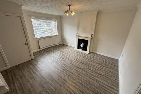 3 bedroom semi-detached house to rent, Waveney Drive, Altrincham, Manchester