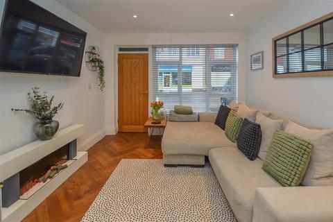 2 bedroom terraced house for sale, Ongar Road, Brentwood