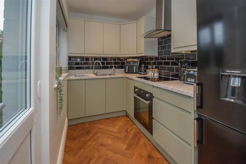 2 bedroom terraced house for sale, Ongar Road, Brentwood