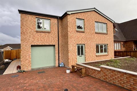 Gwaun Henllan, Ammanford