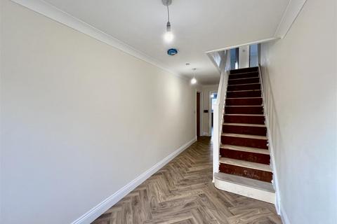 undefined, Gwaun Henllan, Ammanford