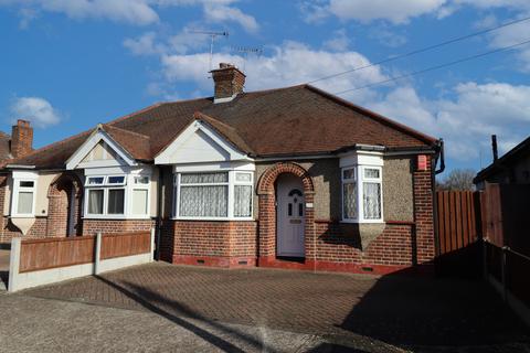 2 bedroom semi-detached bungalow for sale, Parkside, Grays RM16