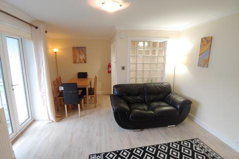 2 bedroom flat to rent, Cowane Street, Stirling, Stirlingshire, FK8