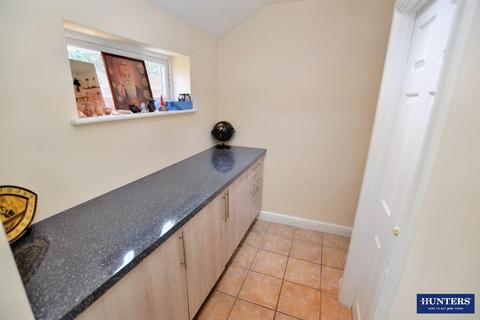 2 bedroom detached house to rent, Nowell Close, Glen Parva, Leicester, LE2 9SZ