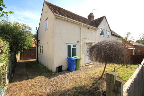 4 bedroom semi-detached house to rent, George Borrow Road, Norwich NR4