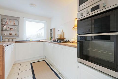 8 Hazlebarrow Crescent, Sheffield, S8 8AQ