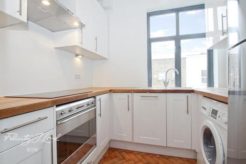 2 bedroom flat for sale, Libra Road, London