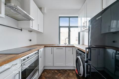 2 bedroom flat for sale, Libra Road, London