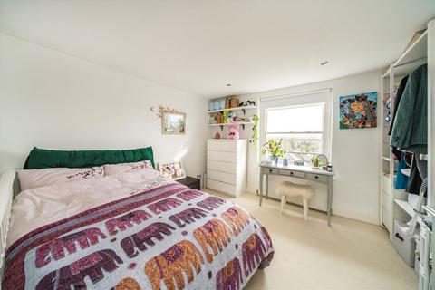 2 bedroom flat for sale, Mount Nod Road, London SW16