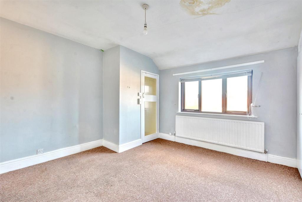 Bedroom 1 2.jpeg