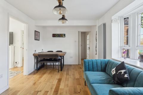 3 bedroom terraced house for sale, Outfield Road, Chalfont St. Peter, Gerrards Cross, Buckinghamshire, SL9