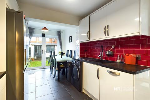 47 Priory Road, Chessington, KT9 1EG