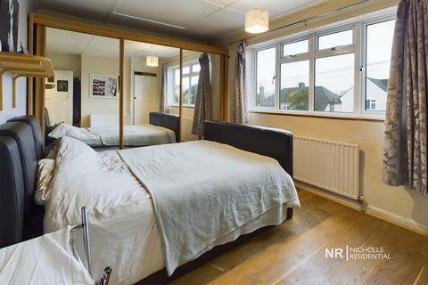 47 Priory Road, Chessington, KT9 1EG