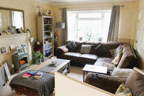 3 bedroom semi-detached house for sale, Applefield, Crawley