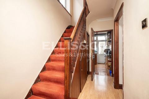 3 bedroom semi-detached house for sale, St. Georges Avenue, London NW9