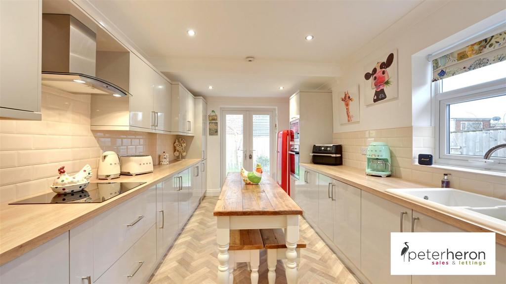 Breakfasting Kitchen