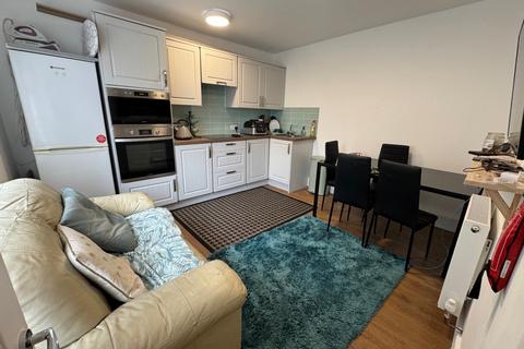 3 bedroom end of terrace house to rent, Kelvin Street, Newcastle-under-Lyme, ST5