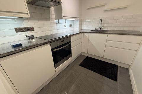 1 bedroom flat to rent, Avon House, Winchmore Hill