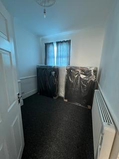 2 bedroom flat to rent, 2 BED FIRST FLOOR FLAT Lansdowne Road, Ilford, Essex, IG3 8NE