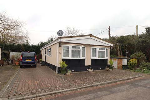 2 bedroom park home for sale, Kingsman Farm Road, Hullbridge, Hockley, SS5