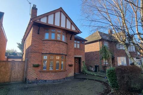 3 bedroom detached house to rent, Glenfield Road, Leicester