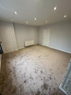3 bedroom semi-detached house to rent, Leeds LS11
