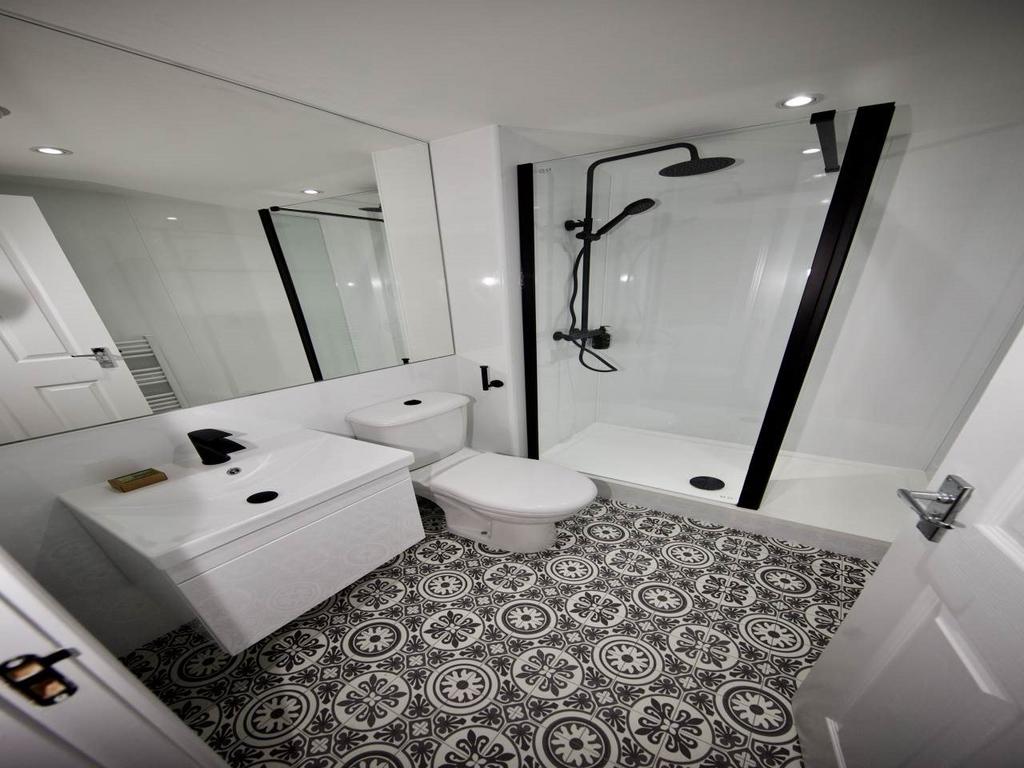 140 Ensuite