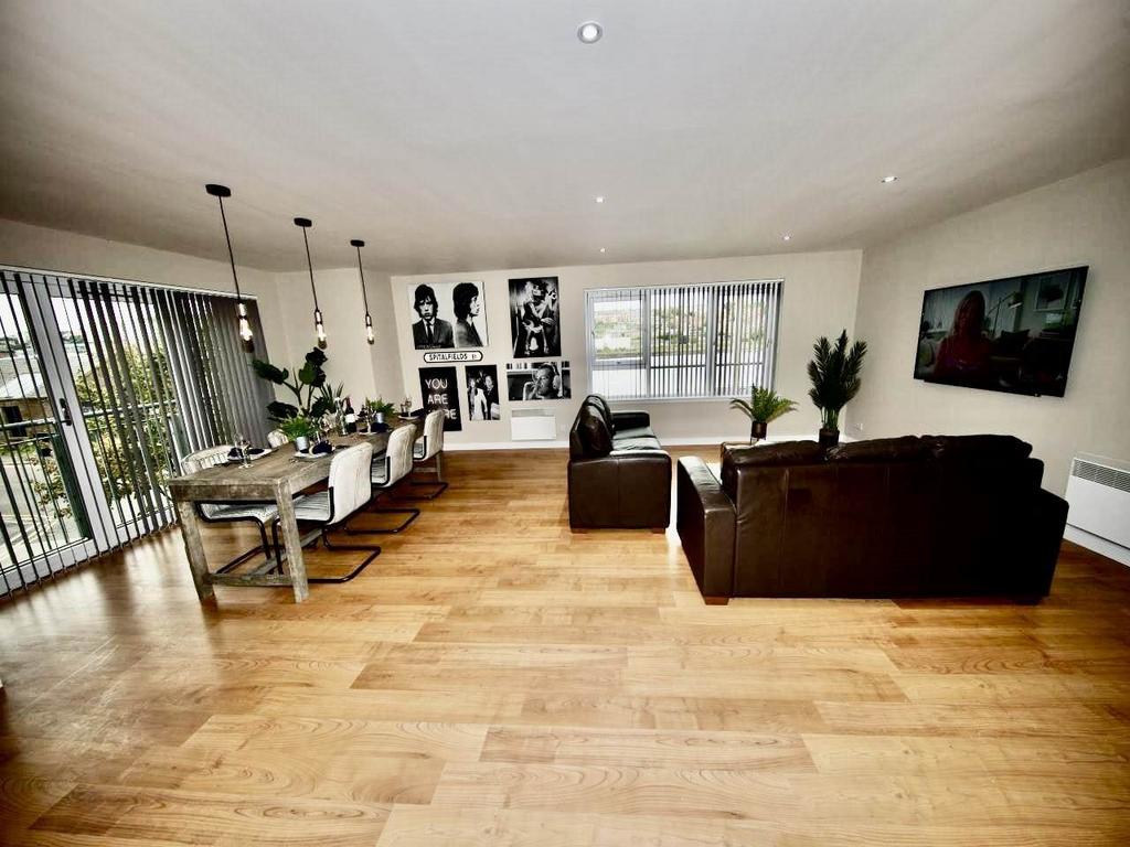 140 - Living area