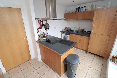 3 bedroom flat to rent, Regents Park Road, Chalk Farm, NW1