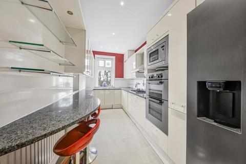 3 bedroom flat to rent, Fitzjohns Avenue, Hampstead, London