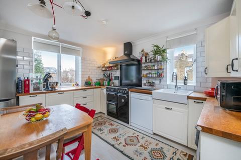 67b Reverdy Road, London, SE1 5QD