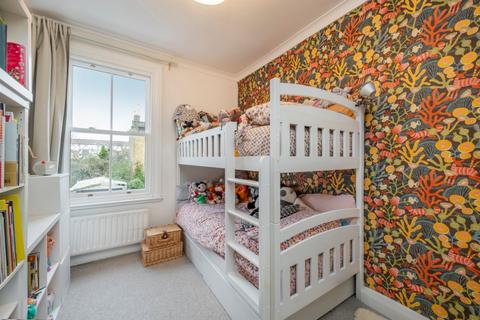 67b Reverdy Road, London, SE1 5QD