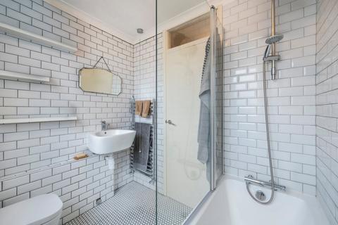 67b Reverdy Road, London, SE1 5QD