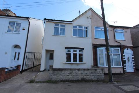 3 bedroom semi-detached house to rent, Mansfield, Nottinghamshire NG19