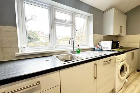 25 Temple Road, Hounslow, TW3 1XS