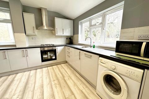 25 Temple Road, Hounslow, TW3 1XS