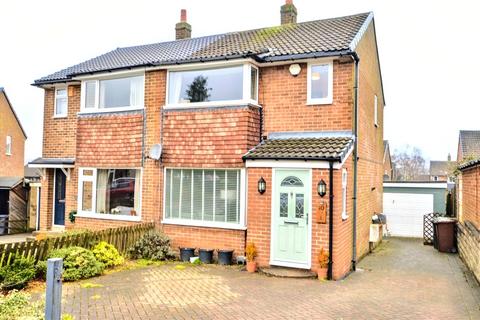 3 bedroom semi-detached house for sale, Kirkwood Close, Leeds, West Yorkshire