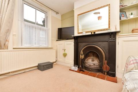 21 Chequer Road, East Grinstead, RH19 3BW