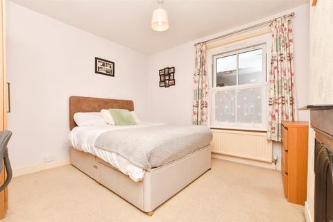 21 Chequer Road, East Grinstead, RH19 3BW