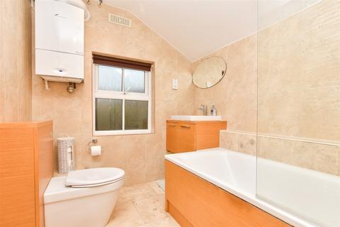 21 Chequer Road, East Grinstead, RH19 3BW
