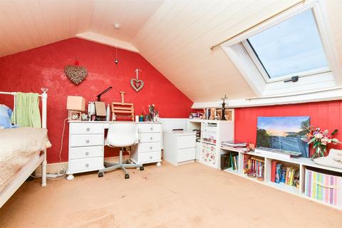 21 Chequer Road, East Grinstead, RH19 3BW