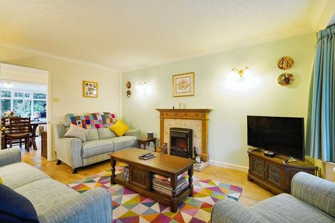 10 Lindhurst Drive, Hockley Heath, Solihull, B94 6QD