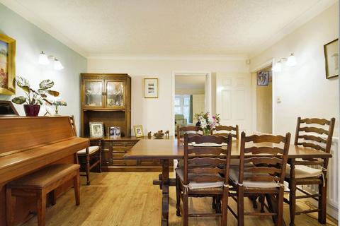 10 Lindhurst Drive, Hockley Heath, Solihull, B94 6QD